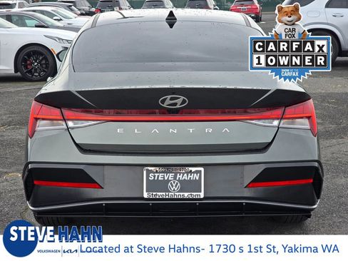 Used 2024 Hyundai Elantra SEL w/ Convenience Package image 4
