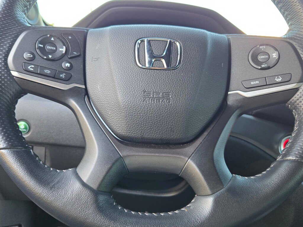Certified 2025 Honda Passport EX-L image 12
