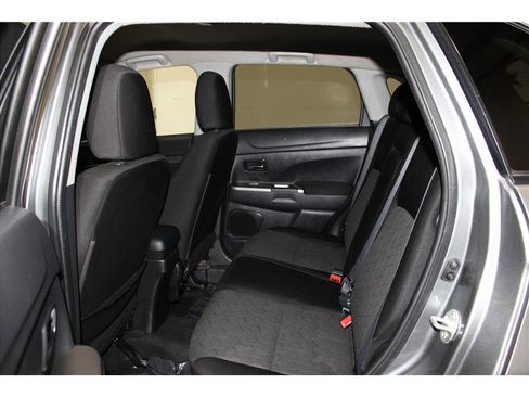 Used 2020 Mitsubishi Outlander Sport SE image 12