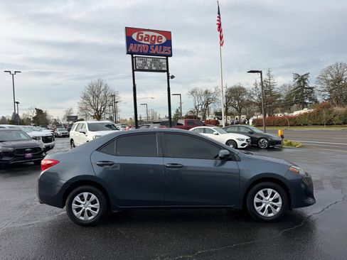 Used 2019 Toyota Corolla L image 9