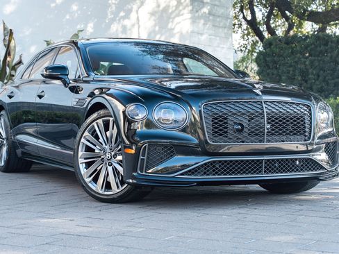 Used 2025 Bentley Flying Spur Plug-In Hybrid AWD/4WD image 46