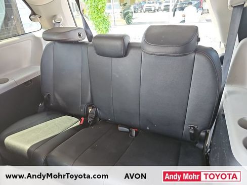 Used 2015 Toyota Sienna SE Premium FWD image 29