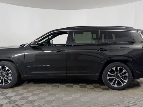 Used 2022 Jeep Grand Cherokee L Overland w/ Luxury Tech Group IV AWD/4WD image 5