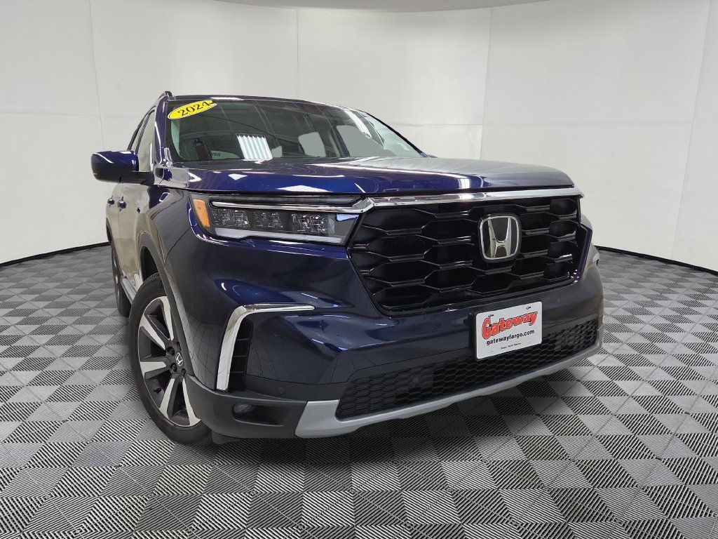 Used 2024 Honda Pilot Touring image 2