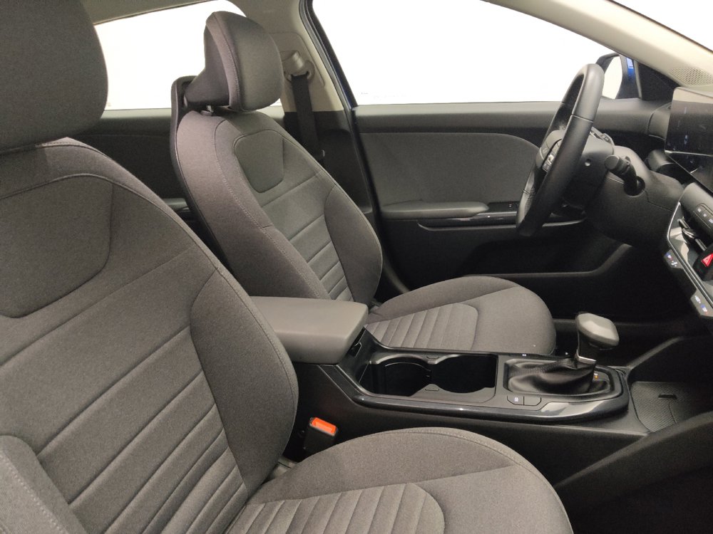 Used 2025 Kia K4 EX FWD image 21