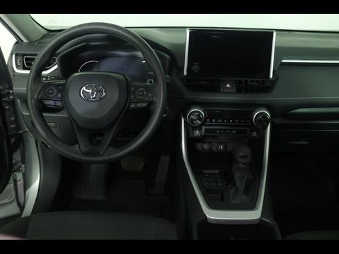Used 2024 Toyota RAV4 XLE AWD/4WD image 15