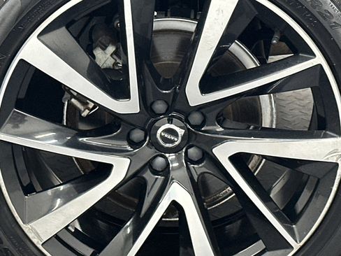 Used 2020 Volvo XC90 T6 Momentum w/ Protection Package Premier image 5