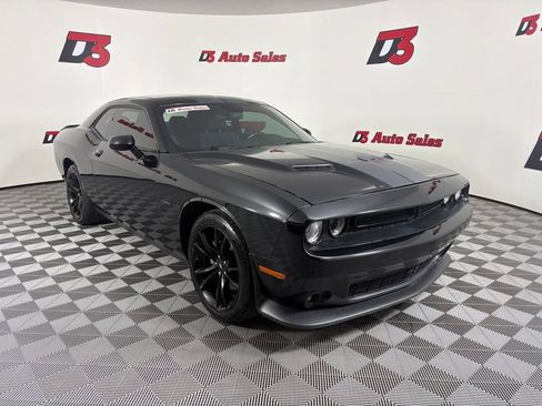 Used 2017 Dodge Challenger R/T w/ Blacktop Package RWD image 10