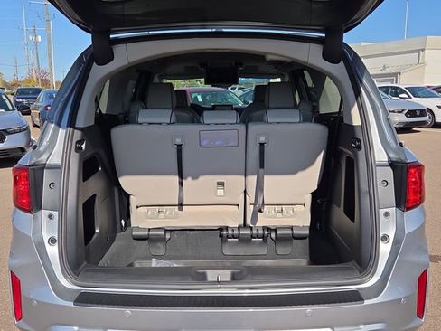 New 2026 Honda Odyssey Touring image 4