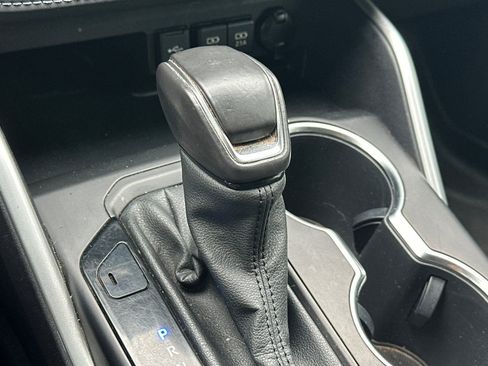 Used 2021 Toyota Highlander LE image 33