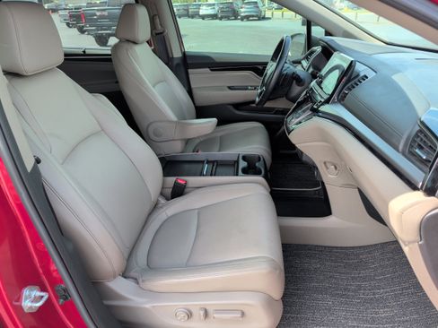 Used 2023 Honda Odyssey Touring image 18