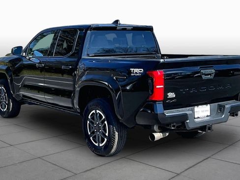 Used 2025 Toyota Tacoma TRD Sport AWD/4WD image 19