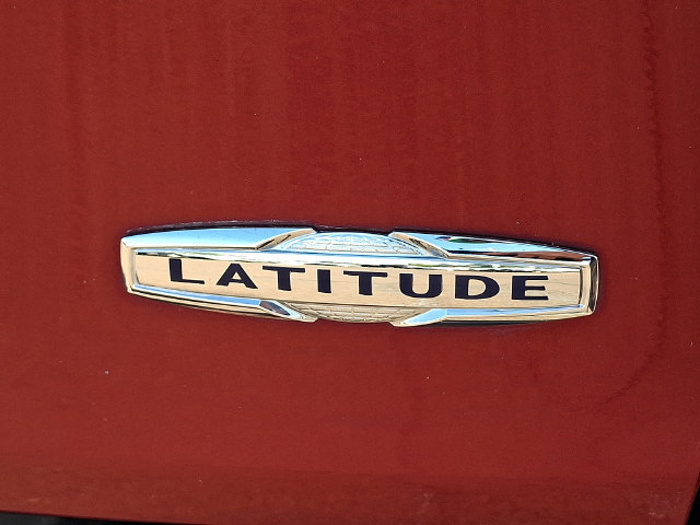 Used 2015 Jeep Cherokee Latitude AWD/4WD image 29