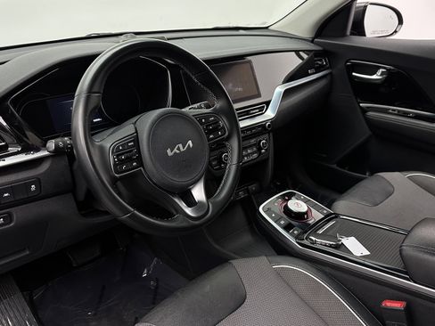 Used 2022 Kia Niro EX FWD image 10