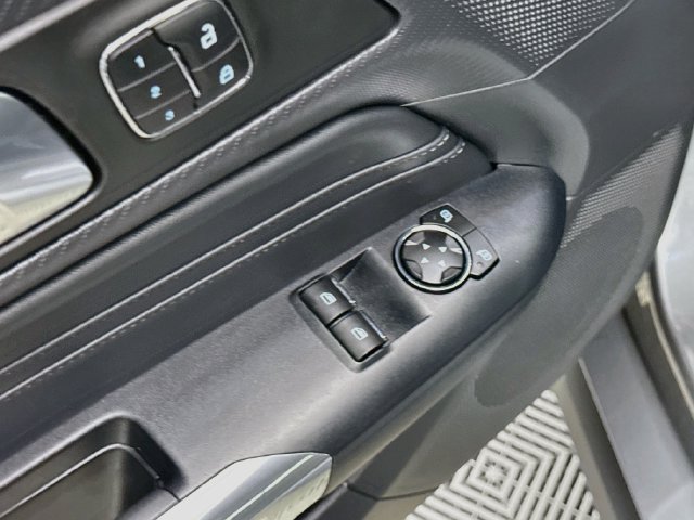 Used 2025 Ford Mustang Premium RWD image 18
