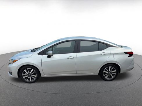 Used 2025 Nissan Versa SV FWD image 9