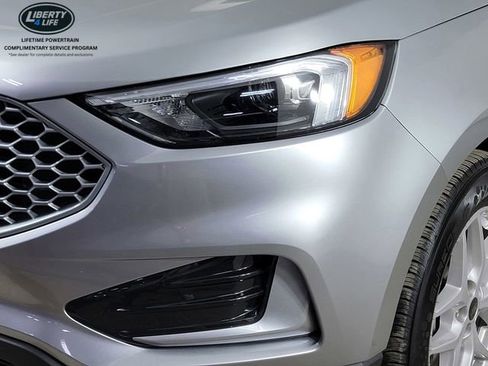 Used 2023 Ford Edge SEL image 9