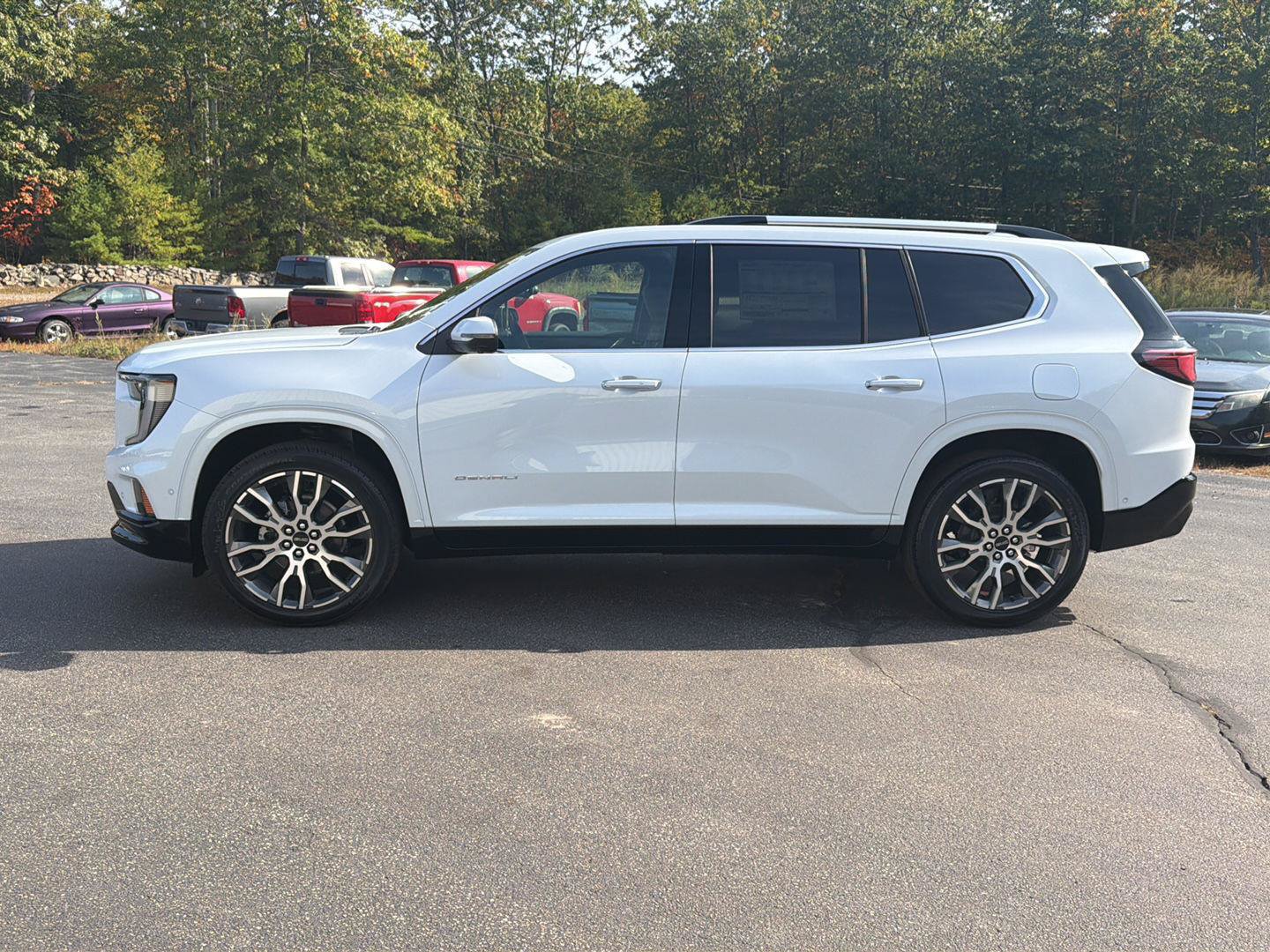 New 2027 GMC Acadia Denali Ultimate w/ LPO, Floor Liner Package AWD/4WD image 2