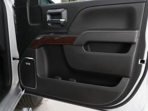 Used 2017 GMC Sierra 1500 SLT w/ SLT Premium Package image 9