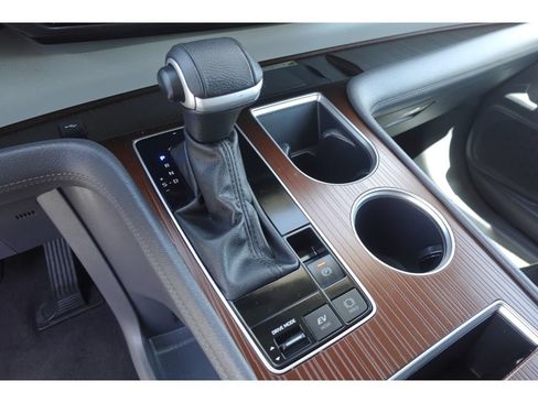 Certified 2024 Toyota Sienna XLE w/ XLE Plus Package FWD image 19