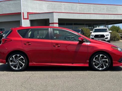 Certified 2018 Toyota Corolla iM w/ Carpet Mat Package (TMS) FWD image 6