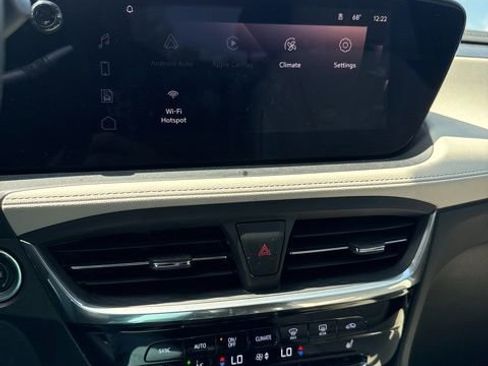Used 2024 Buick Encore GX Avenir w/ Avenir Convenience Package FWD image 19