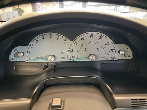 Used 2002 Ford Thunderbird image 14
