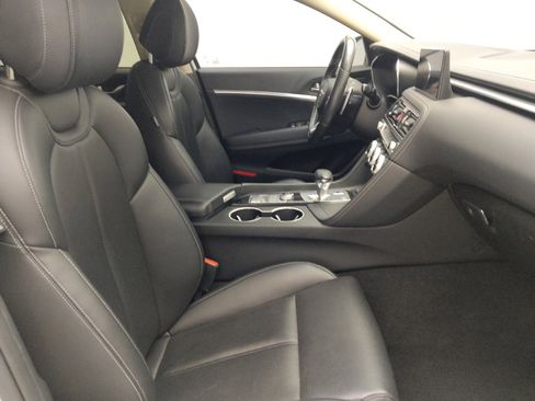 Used 2022 Genesis G70 2.0T RWD image 21
