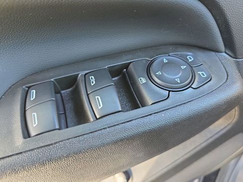 Used 2024 Chevrolet Equinox LT image 29