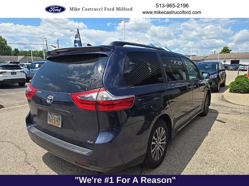 Used 2020 Toyota Sienna XLE FWD image 6
