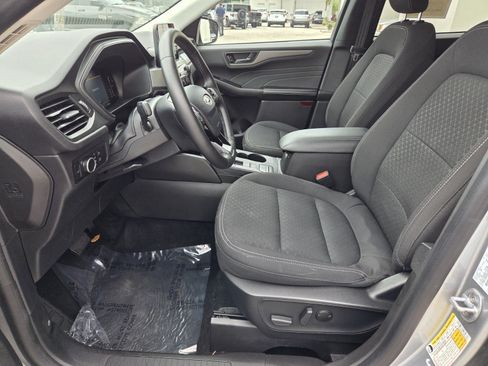 Used 2024 Ford Escape Active AWD/4WD image 3