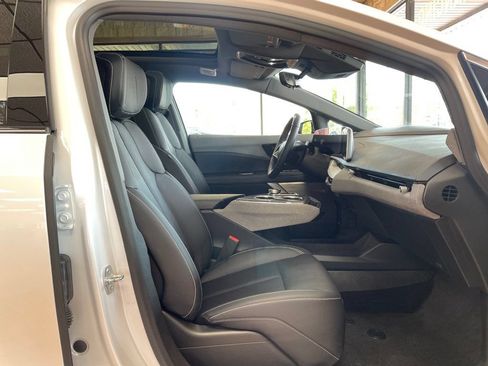 Used 2025 Cadillac Optiq Luxury 2 w/ LPO, Floor Liner Package AWD/4WD image 26