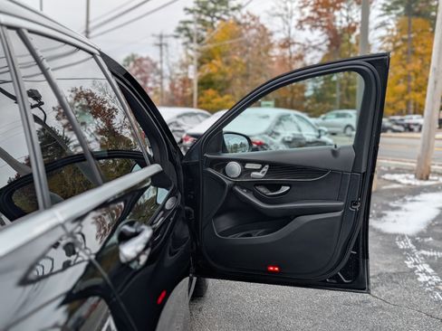 Used 2018 Mercedes-Benz GLC 300 4MATIC image 48