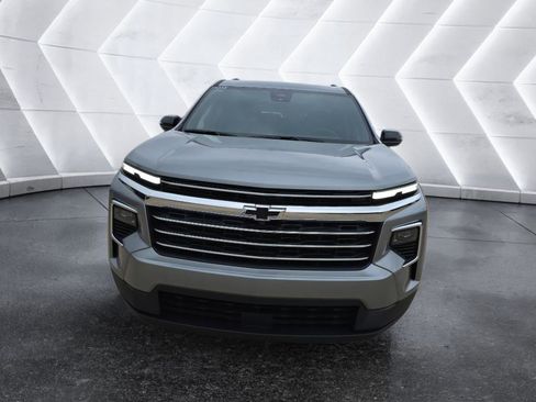 New 2026 Chevrolet Traverse LT w/ Enhanced Driving Package FWD image 2
