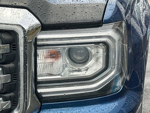 Used 2018 GMC Sierra 1500 SLE image 9