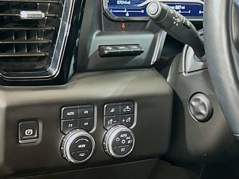 Used 2025 GMC Sierra 1500 AT4 w/ AT4 Premium Package AWD/4WD image 8