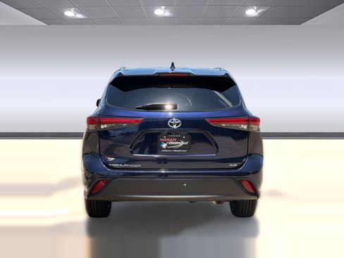 Used 2021 Toyota Highlander XLE FWD image 10