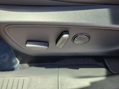 Certified 2025 Ford Escape SE FWD image 21
