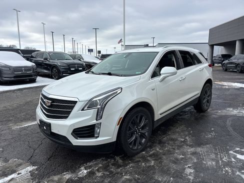 Used 2018 Cadillac XT5 Luxury w/ LPO, Black Ice Package image 3