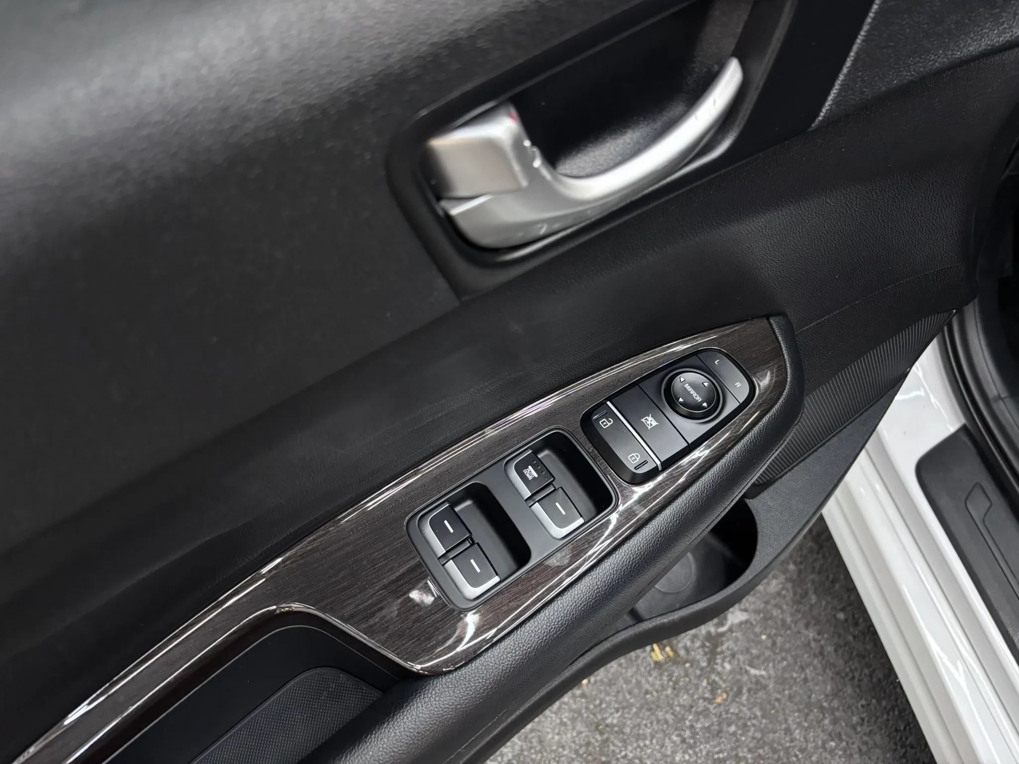 Used 2018 Kia Optima S FWD image 19