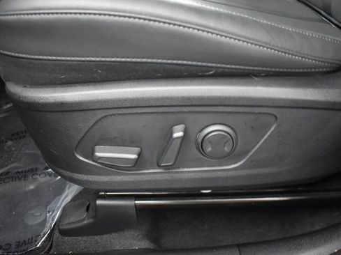 Used 2025 Kia Sorento S image 15