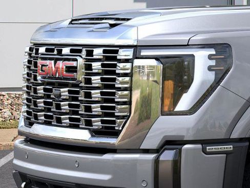New 2026 GMC Sierra 2500 Denali w/ Denali Reserve Package image 13