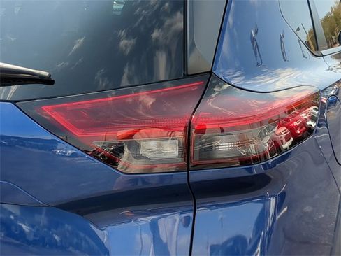 Used 2021 Nissan Rogue S image 10