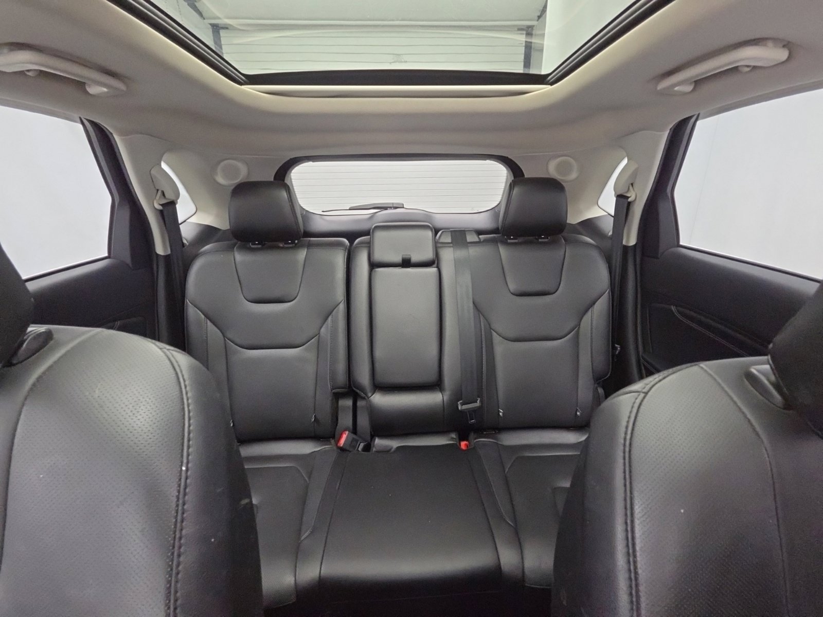 Used 2017 Ford Edge Titanium w/ Equipment Group 301A AWD/4WD image 30