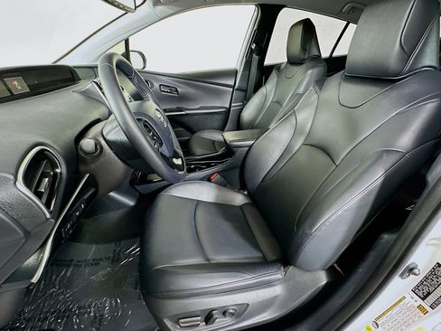 Used 2022 Toyota Prius image 18