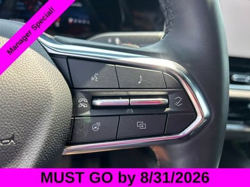 Used 2025 Chevrolet Equinox LT FWD image 18