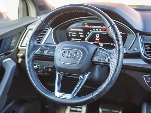 Used 2023 Audi SQ5 Premium Plus w/ Premium Plus Package image 18