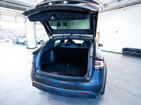 Used 2024 Tesla Model X image 48