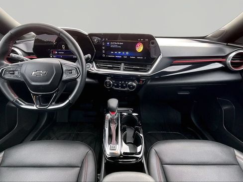 Used 2024 Chevrolet Trax RS w/ Driver Confidence Package FWD image 16
