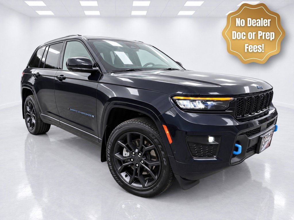 Used 2023 Jeep Grand Cherokee 30th Anniversary AWD/4WD image 3